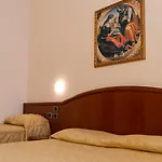 Garda Family House فندق