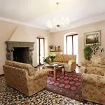 Garda Family House 2*