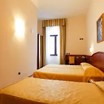 فندق Garda Family House 2*