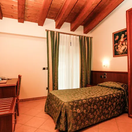 Garda Family House Hotel