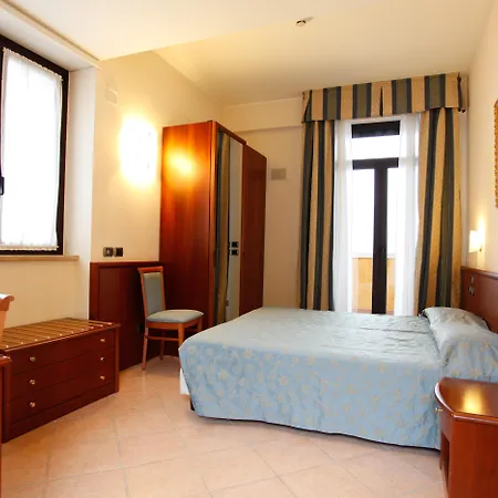 Garda Family House Hotel Castelletto Di Brenzone