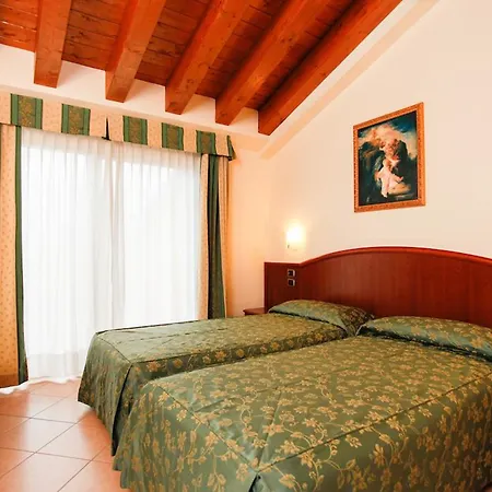 Garda Family House 2*