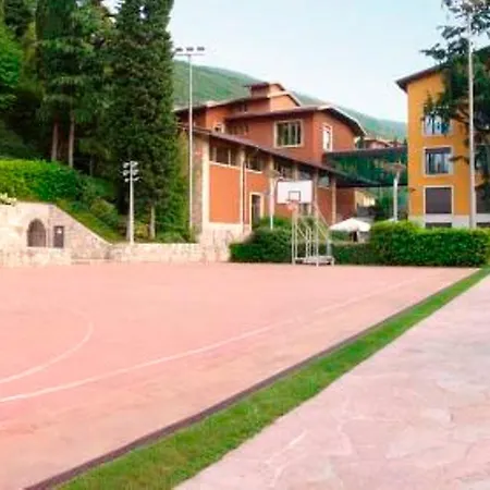Garda Family House Hotel 2*