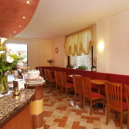 Garda Family House Hotel
