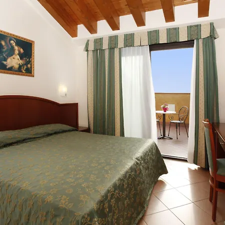 Hotel Garda Family House Castelletto Di Brenzone