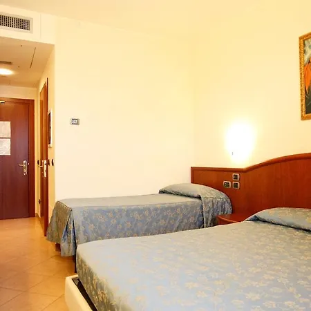 Hotel Garda Family House Castelletto Di Brenzone