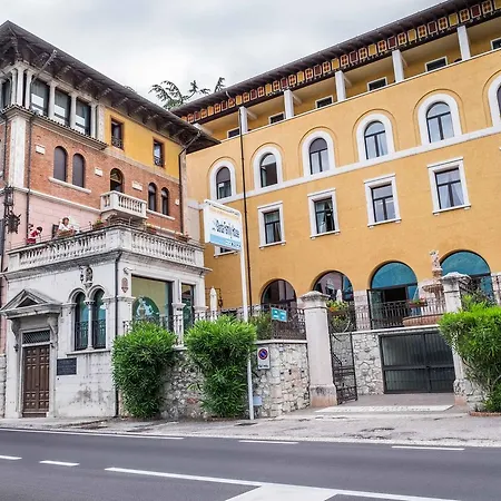 Hotel Garda Family House